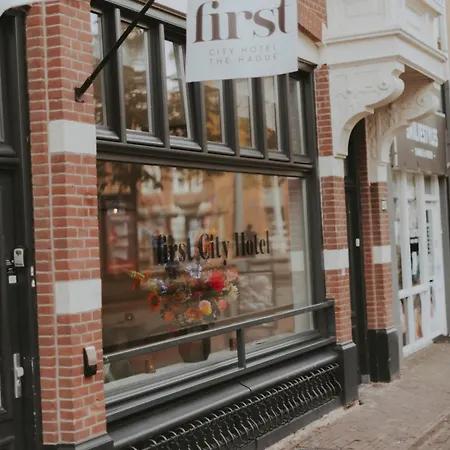 Boutique First 4* 헤이그